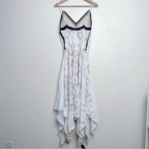 LOVE SAM Womens Size Small Scarlet Lace Handkerchief Hem - Picture 14 of 14